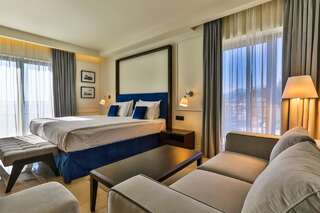 Отель Hotel California Свети-Стефан Номер с кроватью размера «queen-size», вид на море-2